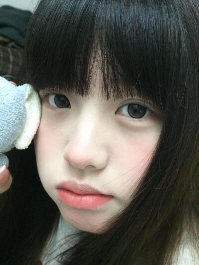 女