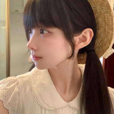 女