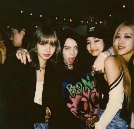 【碧梨'合照】
1与艾薇儿 2与假笑男孩 3与blackpink
4与哥哥 5与梅兰妮 6与好友