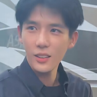 谁家体育生男友