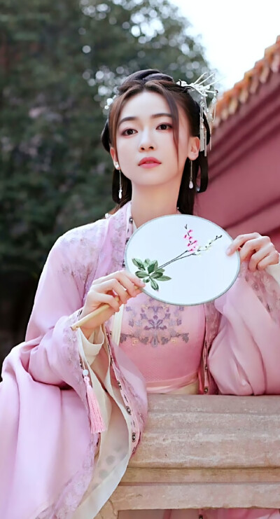 吴谨言