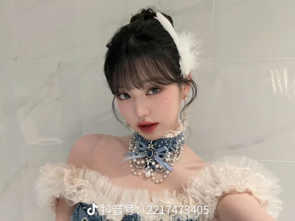 张元英