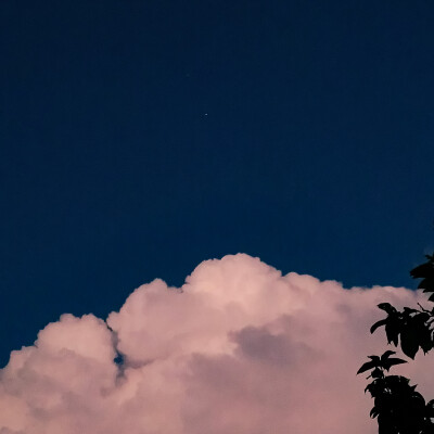 背景素材
背景图片
云朵背景图素材
