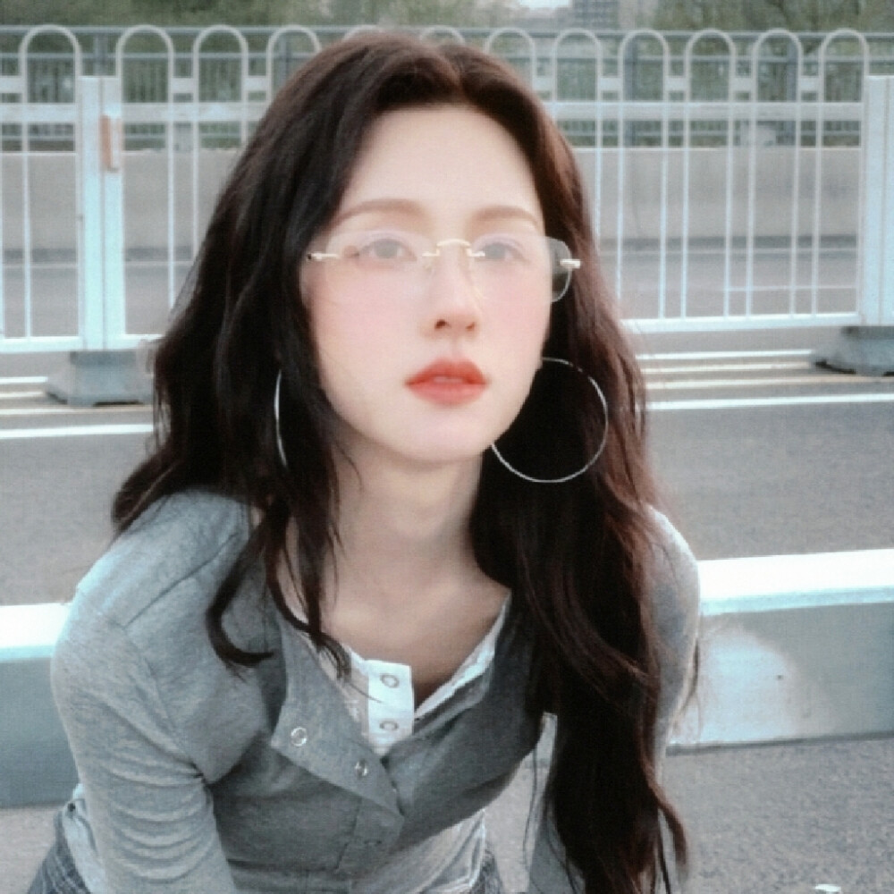 明天开学啦 缓更 单休会补赞~