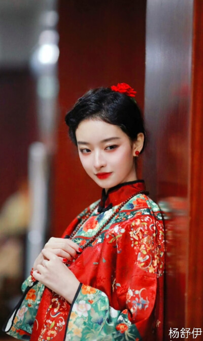 杨舒伊