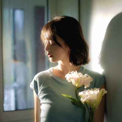 美女头像 来自网络侵删