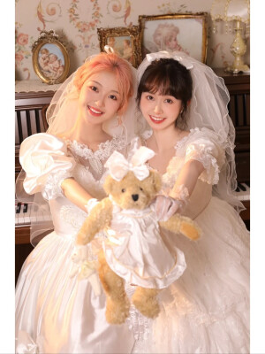 婚纱女孩
来源：小红书@付慧琳
侵权删