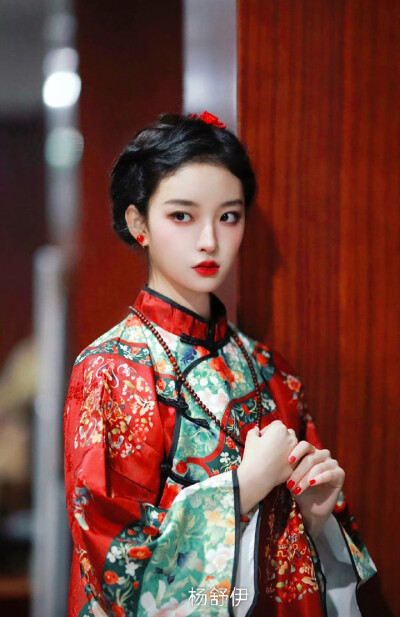 杨舒伊