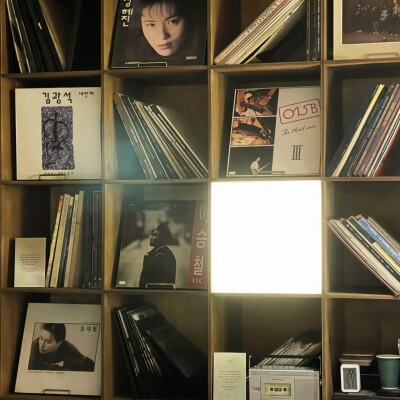 不闹了 我这次真的要好好修背景图了
想要什么色调的 来定制