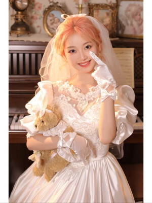 婚纱女孩
来源：小红书@付慧琳
侵权删