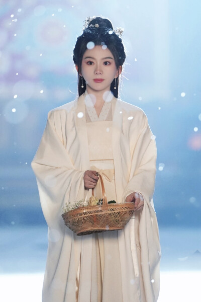 迎凤归 姜乐瑶
