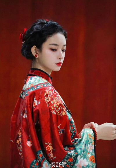 杨舒伊