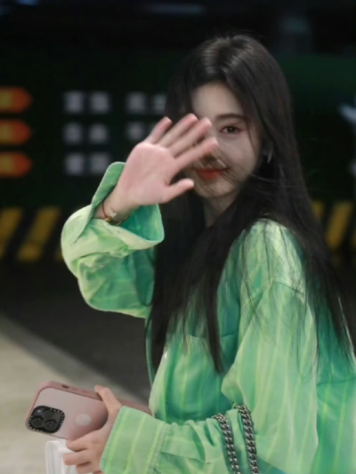 鞠婧祎