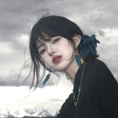 美女头像 来自网络侵删