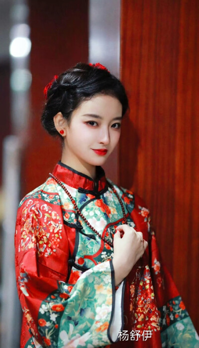 杨舒伊