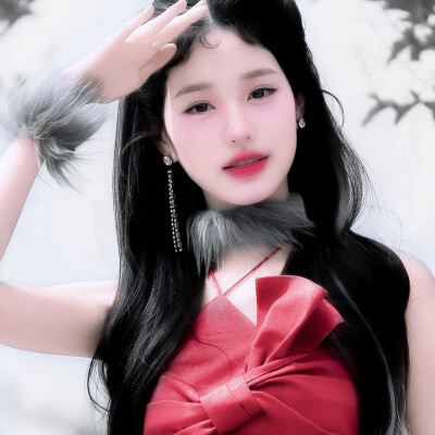 人类的语言真的就这么贫瘠吗
我想我只是一颗气球
被你握着的时候有了重心
你放手的时候我就飘远