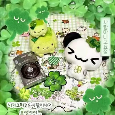 绿色系四叶草背景图