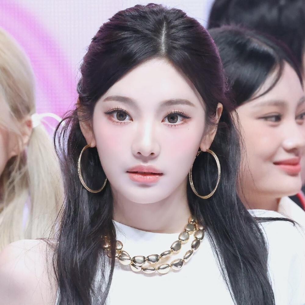 宁艺卓舞台可二改