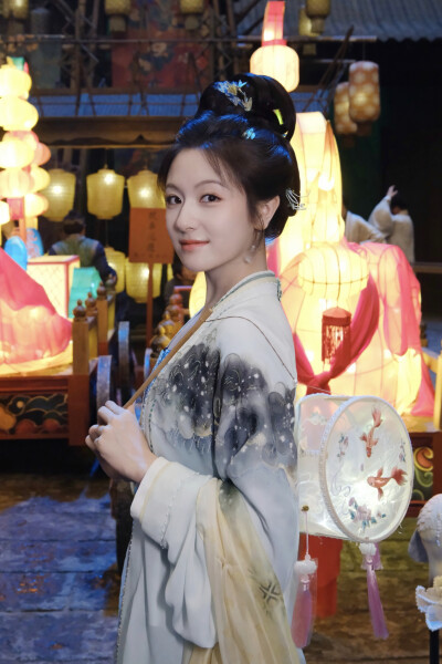 朝雪录 秦莞