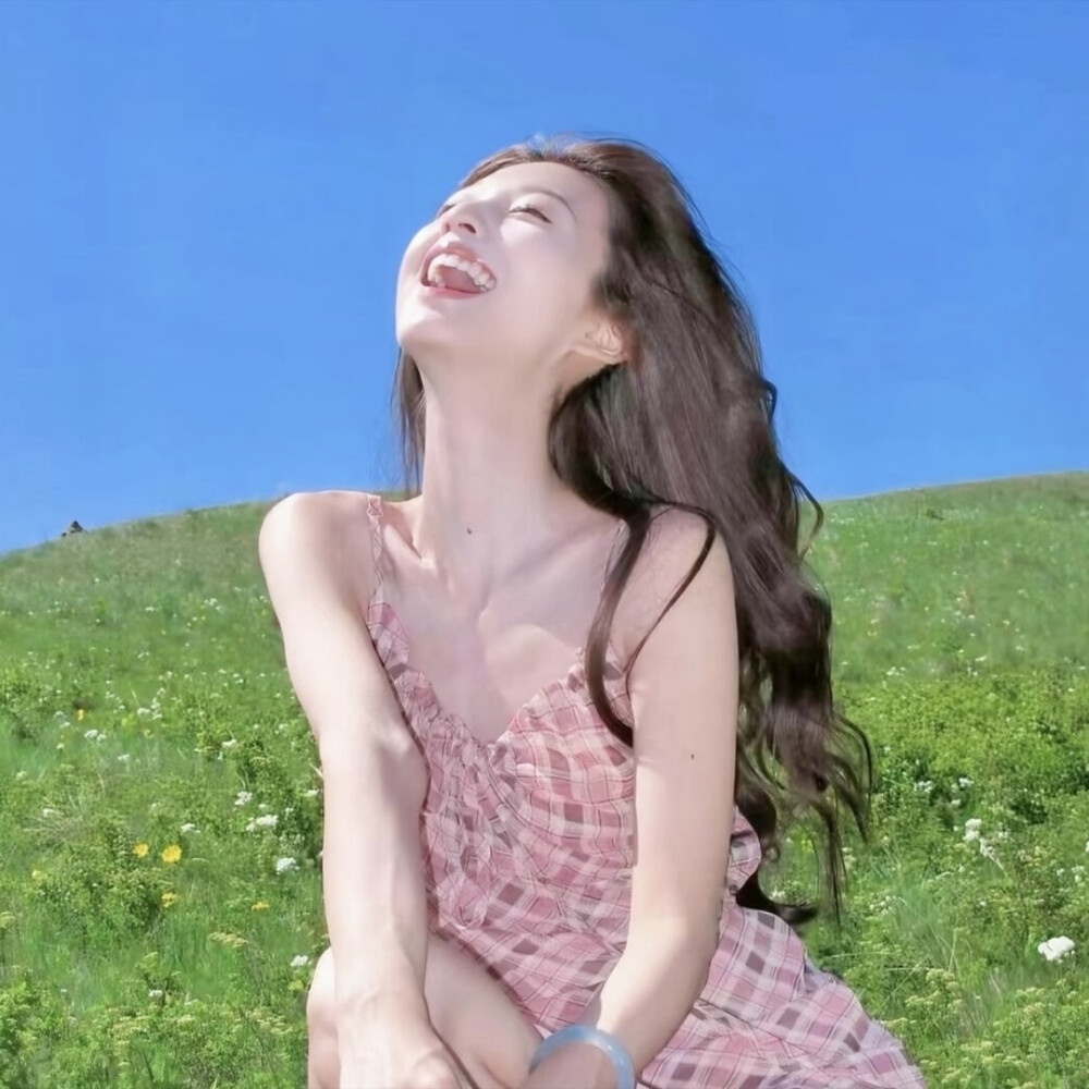影子向玫瑰献忱落日与夕阳亲抚迟暮