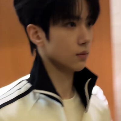 阿迪男
