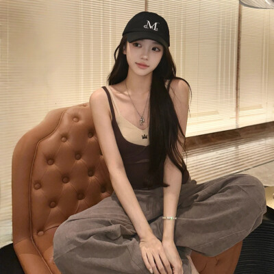 女