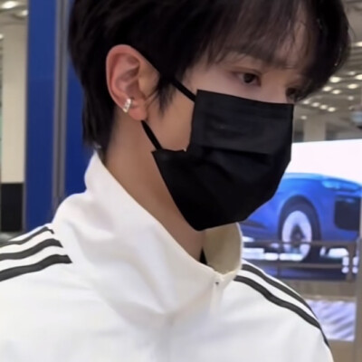 阿迪男