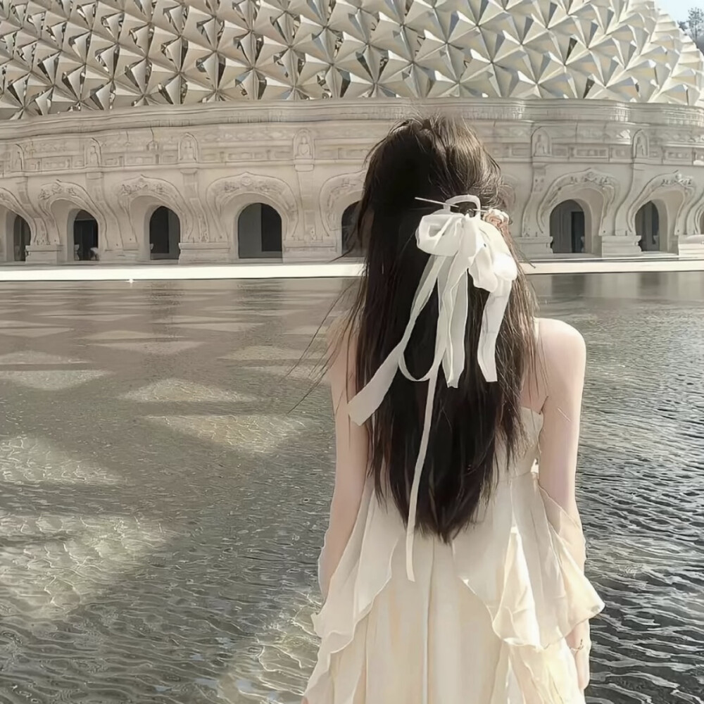 影子向玫瑰献忱落日与夕阳亲抚迟暮