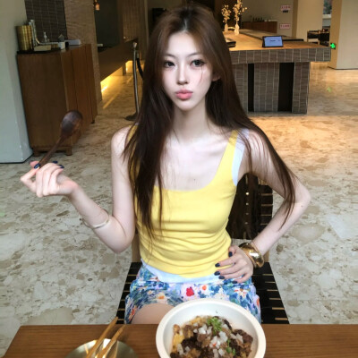 女
