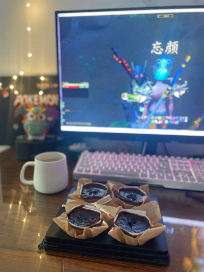 25.7.29 吃东西打魔兽
