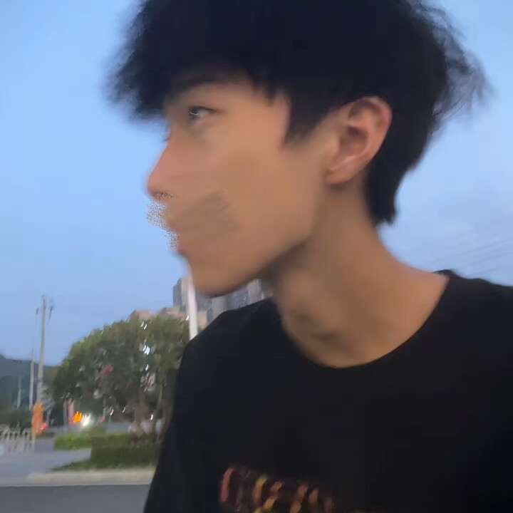 三番五次的原谅你是不想失去你 可惜你不知足 这份感情你以后再有钱也买不到