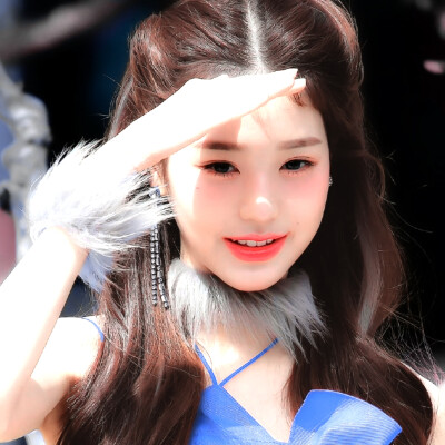 这是我的闺@边夫人
勿动勿碰勿扰 动她等于动我动我等于亖
你是維一 偏愛溫柔都給你
你若折我姐妹翅膀 我必毀你整個天堂