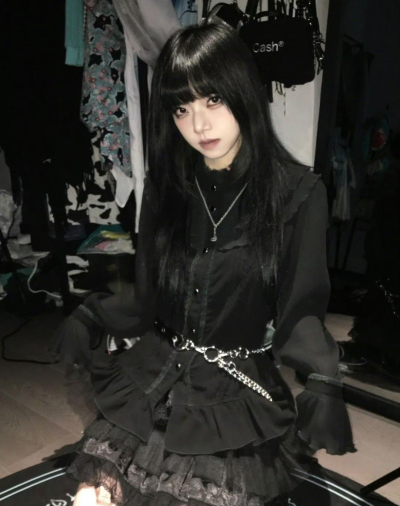 _(´ཀL`」 ∠)
