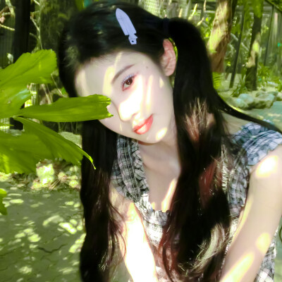 鞠婧祎
