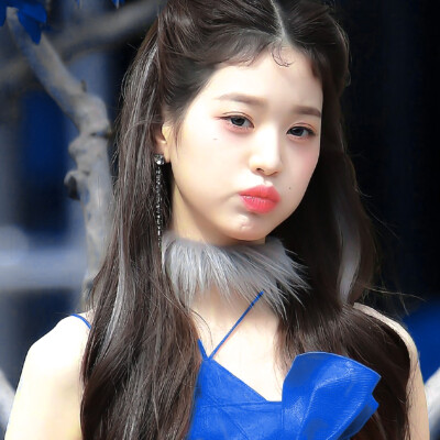 @得能夫人
一声闺 一生闺
️永忆你我情谊
远近心里不离
好友一生不弃
闺中幽幽细语
蜜情同赏天地
谁都不能欺负我闺闺，她是我罩的，懂！