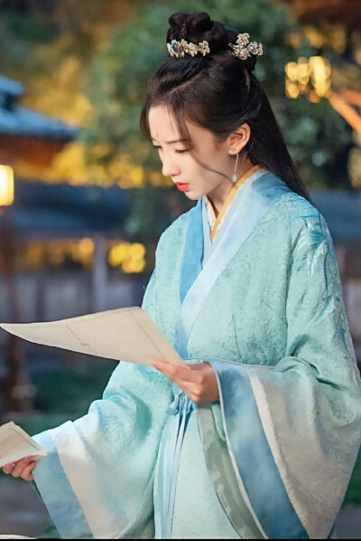 谭晓凡｜江湖行不通｜玲珑郡主