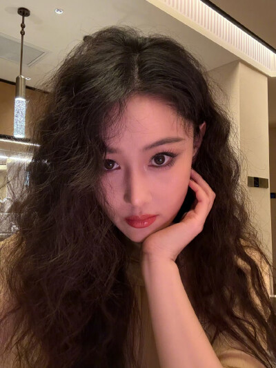 张馨予