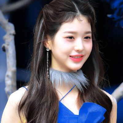 @得能夫人
一声闺 一生闺
️永忆你我情谊
远近心里不离
好友一生不弃
闺中幽幽细语
蜜情同赏天地
谁都不能欺负我闺闺，她是我罩的，懂！