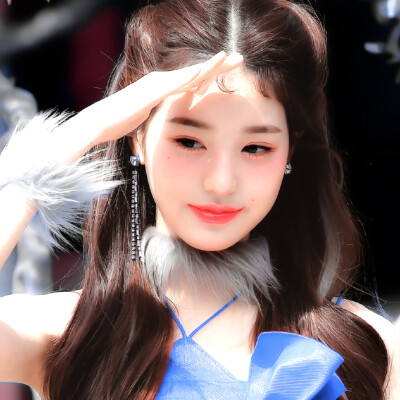 这是我的闺@边夫人
勿动勿碰勿扰 动她等于动我动我等于亖
你是維一 偏愛溫柔都給你
你若折我姐妹翅膀 我必毀你整個天堂