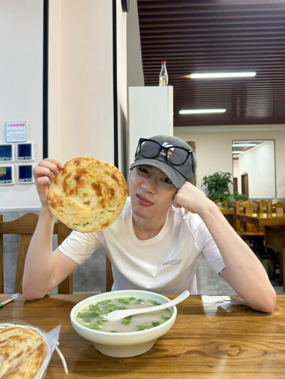 费启鸣