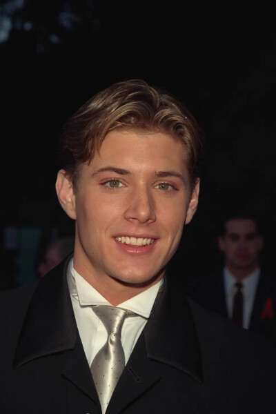 詹森·阿克斯
Jensen Ackles