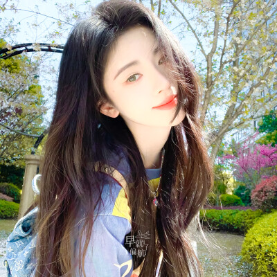鞠婧祎