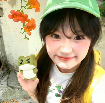 ❤️甜桃芋饼_❤️＃生命力女生头像 ​​​＃Wechat氛围感女头＃夏日头像＃自由感＃自然系＃蝴蝶女孩头像＃艺术感头像＃胶片感头像＃复古＃棕色系