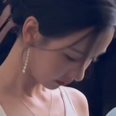 陈都灵