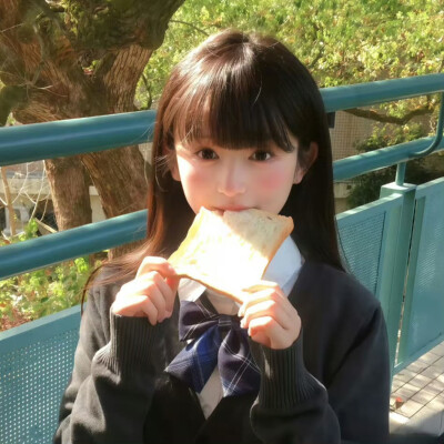 ❤️巴卡茶旅❤️＃生命力女生头像 ​​​＃Wechat氛围感女头＃夏日头像＃自由感＃自然系＃蝴蝶女孩头像＃艺术感头像＃胶片感头像＃复古＃棕色系