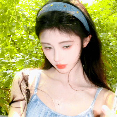 鞠婧祎