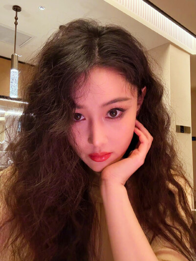 张馨予