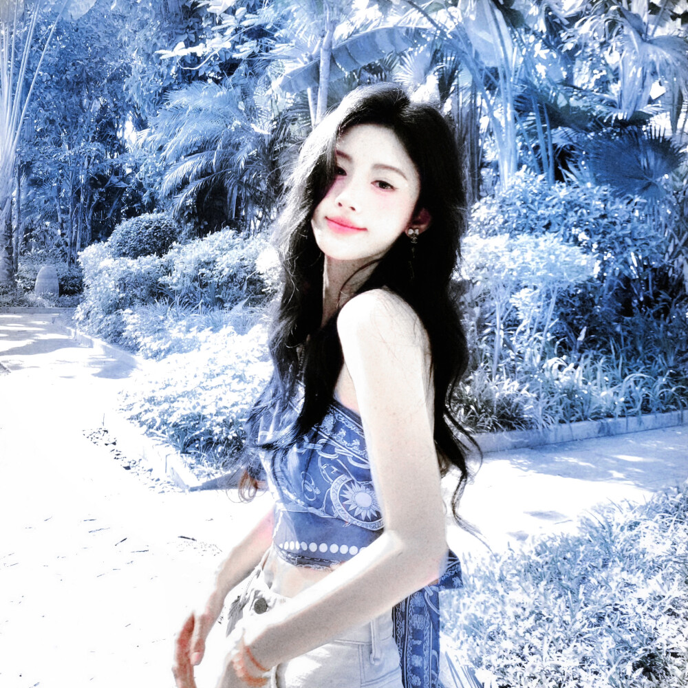 * 我要逃到只有音乐的地方
鞠婧祎
背景图cr早就偏航了
