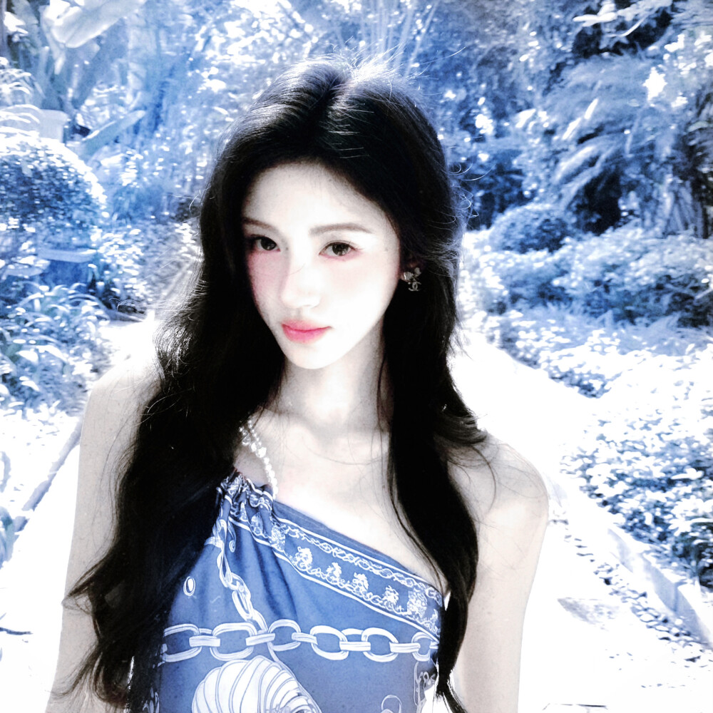 * 我要逃到只有音乐的地方
鞠婧祎
背景图cr早就偏航了
