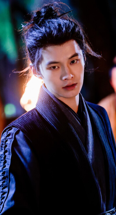 何与《华山论剑之九阴真经》陈玄风